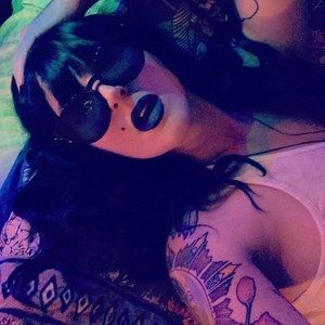 Meet your Posher, Adria